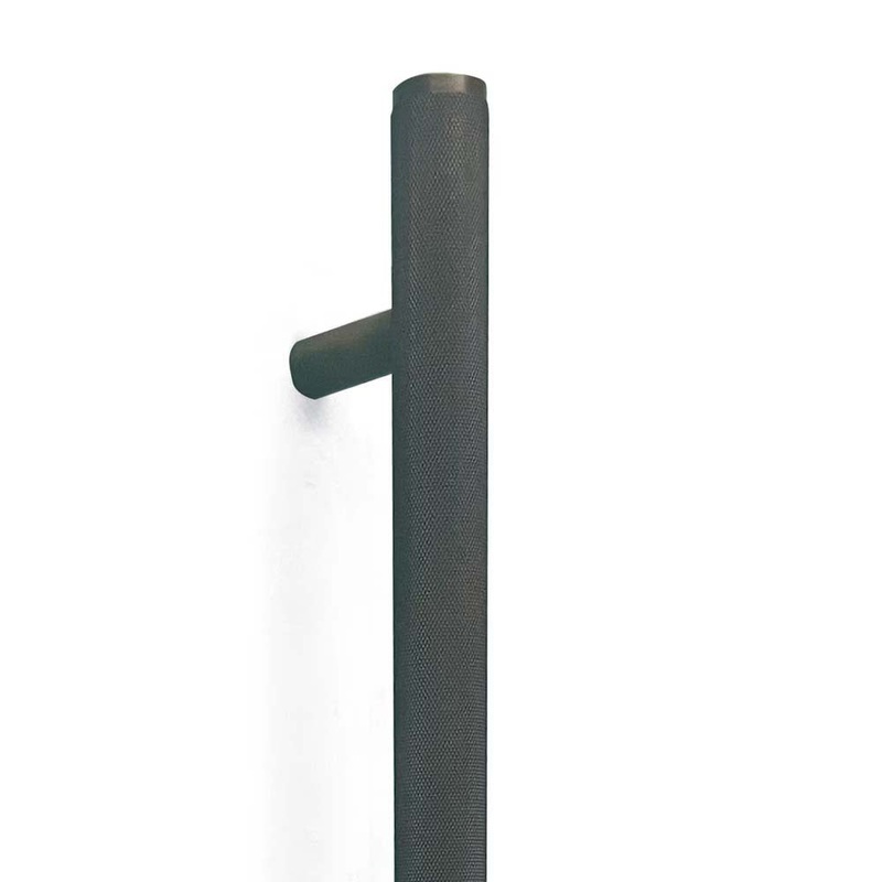 Momo Bellevue Knurled Entry Pull Handle Bronze