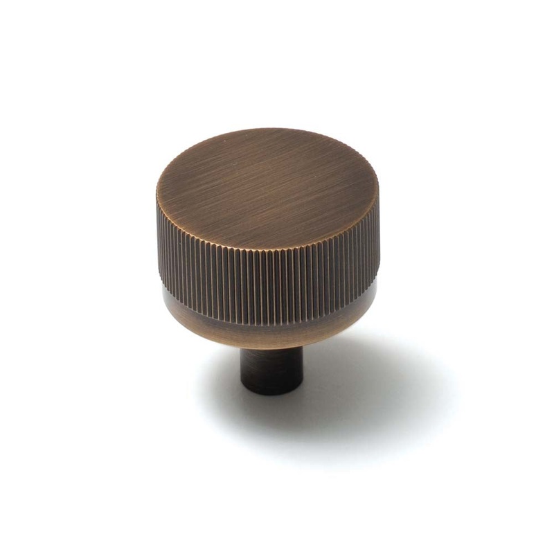 Momo Bellevue 35mm Solid Brass Lined Knob Bronze