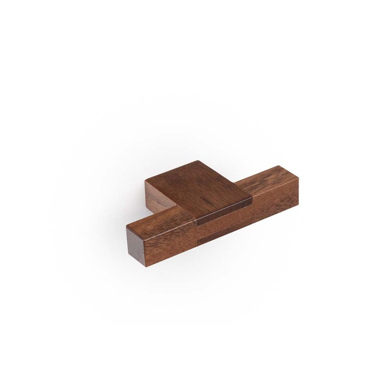 Momo Hako T Knob Walnut