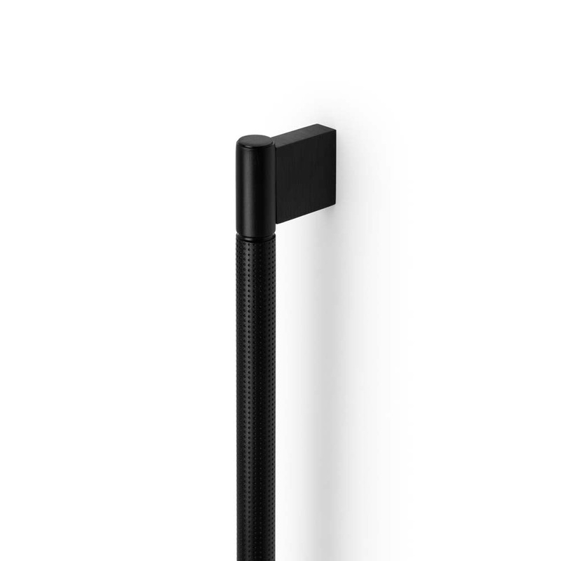 Momo Point D Handle 960mm Brushed Black