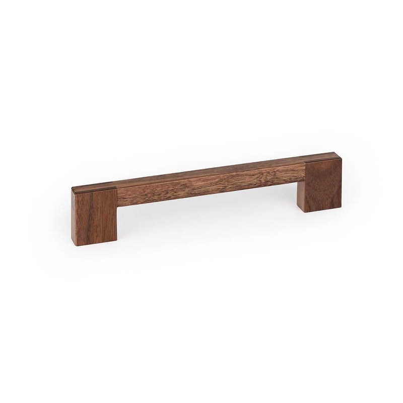 Momo Hako D Handle 160mm Walnut